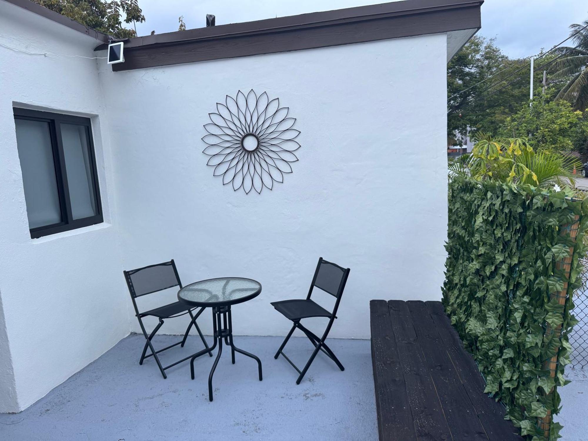 Modern In Medio Apartment
